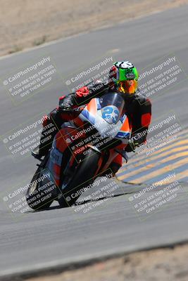 media/Apr-09-2023-SoCal Trackdays (Sun) [[333f347954]]/Turn 10 (115pm)/